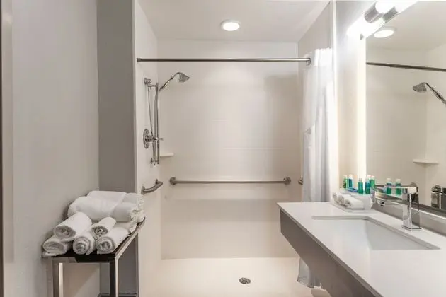 Standard Oda, 1 En Büyük (King) Boy Yatak, Engellilere Uygun (Mobil, Trf Shower)