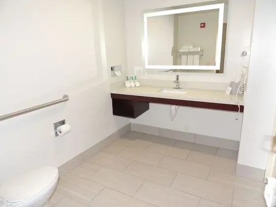 Standard Oda, 1 En Büyük (King) Boy Yatak, Engellilere Uygun (Mobility Tub)