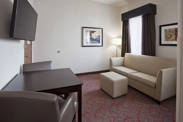 Süit, 1 En Büyük (King) Boy Yatak ve Çekyat (Walk-In Shower)