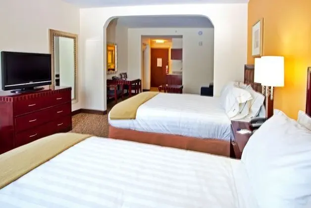 Süit, Birden Çok Yatak (Addl Living Area)
