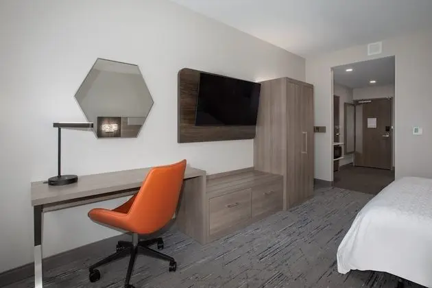 Süit, 1 En Büyük (King) Boy Yatak, Engellilere Uygun (Roll-In Shower)