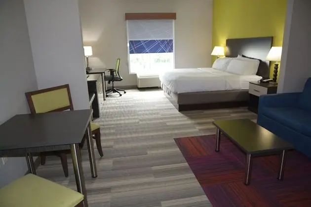 Süit, 1 En Büyük (King) Boy Yatak (with Additional Living Area)