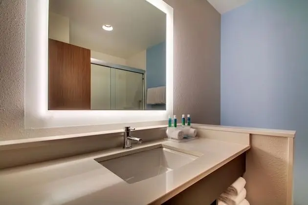 Standard Oda, 1 En Büyük (King) Boy Yatak (Walk-In Shower)