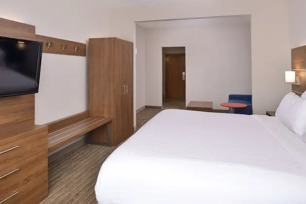 Süit, 1 En Büyük (King) Boy Yatak ve Çekyat (& Sofa Bed)