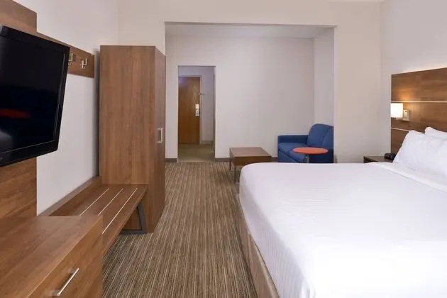 Süit, 1 En Büyük (King) Boy Yatak ve Çekyat (& Sofa Bed)