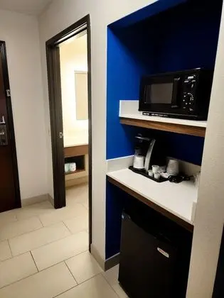 Standard Oda, 1 En Büyük (King) Boy Yatak, Engellilere Uygun (Mobility, Accessible Tub)