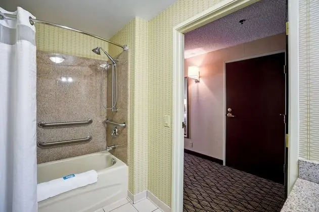 Standard Oda, 2 Büyük (Queen) Boy Yatak