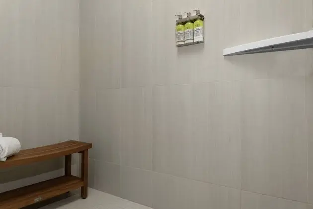 Standard Oda, 1 En Büyük (King) Boy Yatak, Engellilere Uygun (Mobility, Transfer Shower)