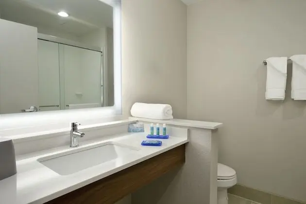Standard Oda, 1 En Büyük (King) Boy Yatak, Engellilere Uygun (Communication, Mobility Tub)