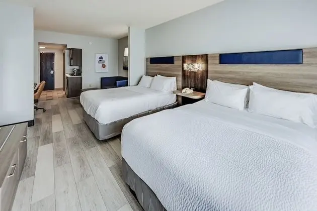 Süit, Birden Çok Yatak (2 Queen beds with Sofa Bed)