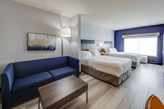 Süit, Birden Çok Yatak (2 Queen beds with Sofa Bed)