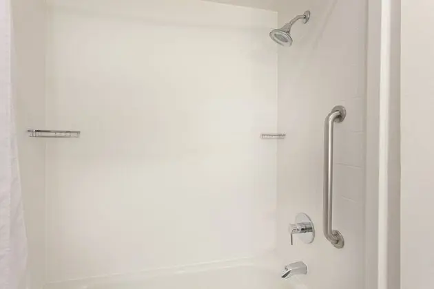 Süit, Birden Çok Yatak, Engellilere Uygun, Sigara İçilmez (Comm Access, Tub)
