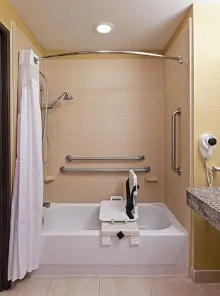 Standard Oda, 1 En Büyük (King) Boy Yatak, Engellilere Uygun (Mobility Tub)