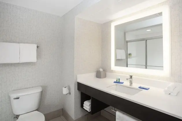 Standard Oda, 2 Büyük (Queen) Boy Yatak (Walk-In Shower)
