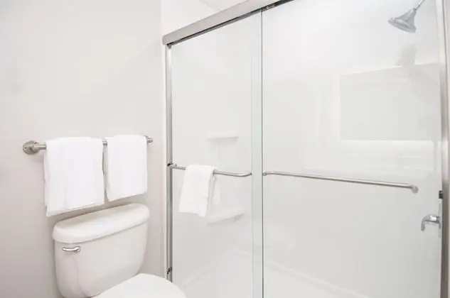 Standard Oda, 1 En Büyük (King) Boy Yatak (Extra Floor Space)