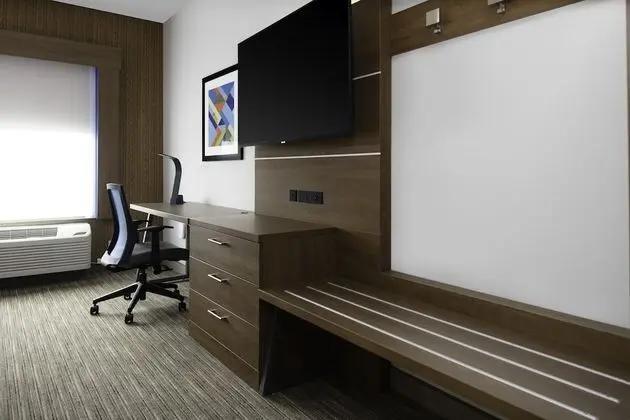 Süit, 2 Büyük (Queen) Boy Yatak (Addl Living Area)