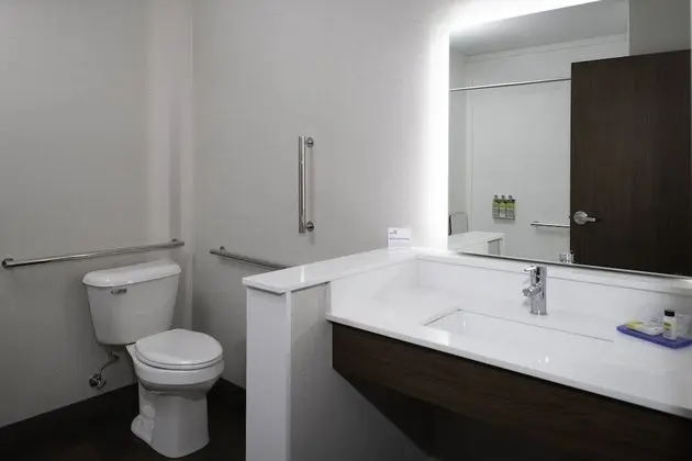 Süit, 2 Büyük (Queen) Boy Yatak (Addl Living Area)