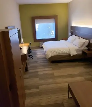 Standard Oda, 1 En Büyük (King) Boy Yatak, Engellilere Uygun (Hearing, Mobility Tub)
