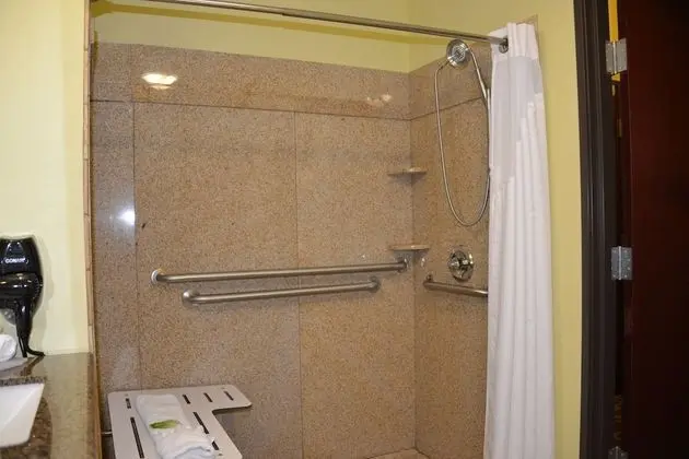 Standard Oda, 1 En Büyük (King) Boy Yatak, Engellilere Uygun (Mobil Roll Shwr)