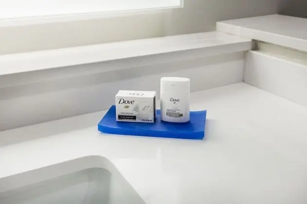 Standard Oda, 2 Büyük (Queen) Boy Yatak, Engellilere Uygun (Communications, Accessible Tub)
