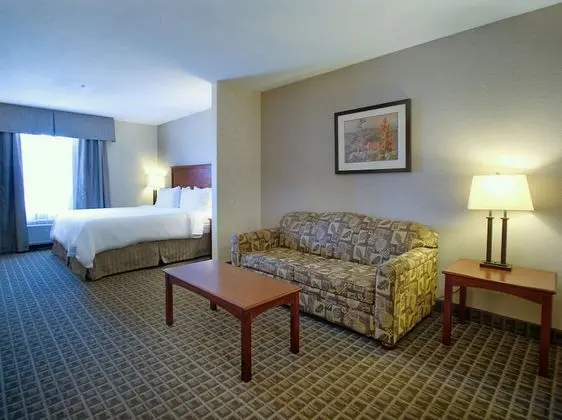 Süit (1 King Bed and 1 Queen Bed)