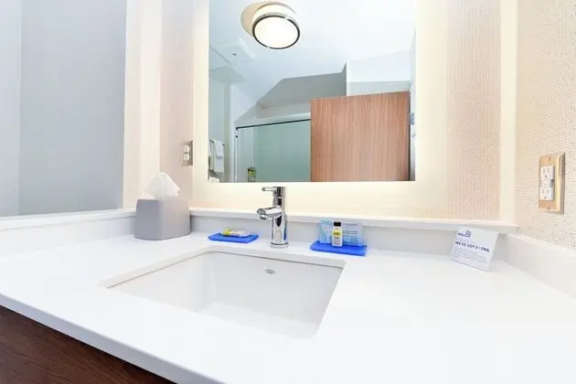 Standard Oda, 1 En Büyük (King) Boy Yatak (Walk-In Shower)