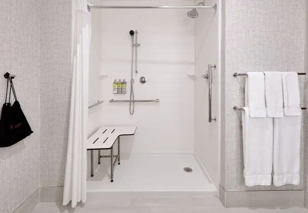 Standard Oda, 1 En Büyük (King) Boy Yatak, Engellilere Uygun (Mobility, Transfer Shower)