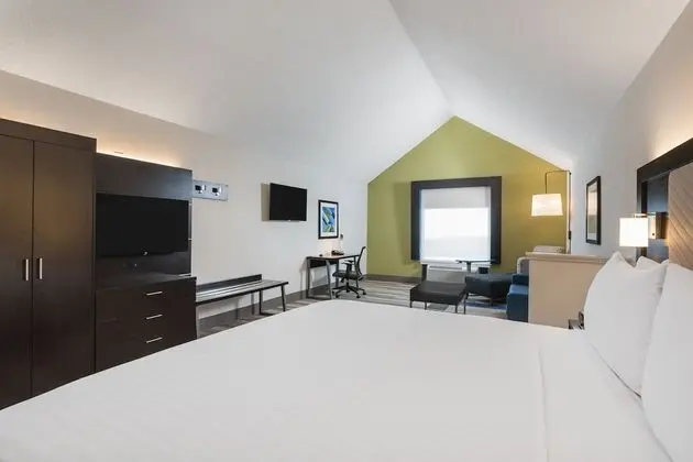 Süit, 1 En Büyük (King) Boy Yatak ve Çekyat (Extra Floor Space)