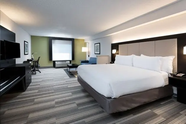 Süit, 1 En Büyük (King) Boy Yatak ve Çekyat (Extra Floor Space)
