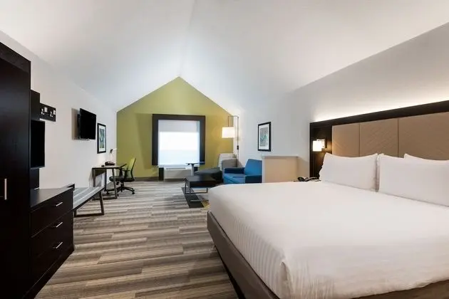 Süit, 1 En Büyük (King) Boy Yatak ve Çekyat (Extra Floor Space)
