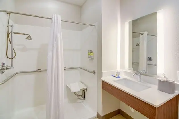 Standard Oda, 1 En Büyük (King) Boy Yatak (Extra Floor Space)