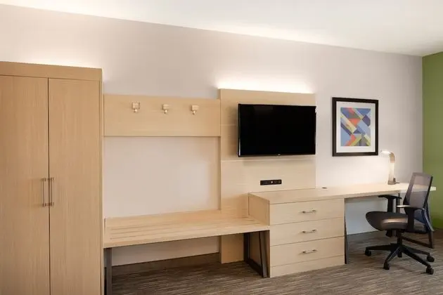 Standard Oda, 1 En Büyük (King) Boy Yatak (Extra Floor Space)