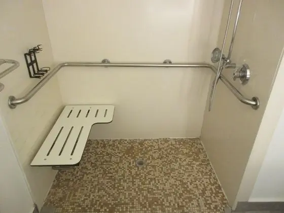 Engellilere uygun banyo