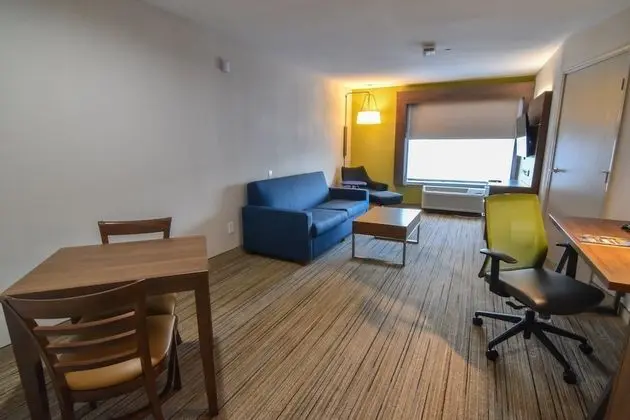 Süit, 1 En Büyük (King) Boy Yatak, Engellilere Uygun (Communications, Accessible Tub)