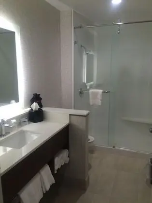 Standard Oda, 2 Büyük (Queen) Boy Yatak