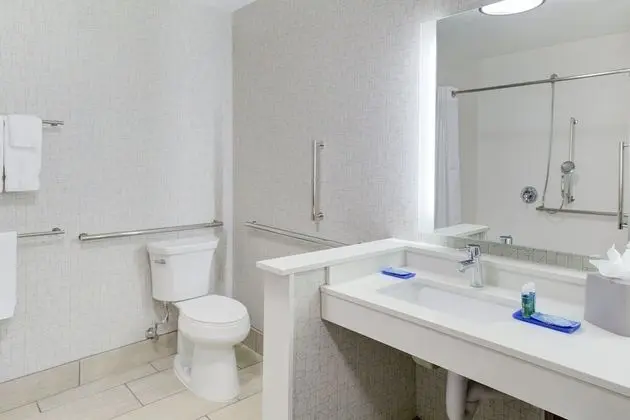 Süit, 1 En Büyük (King) Boy Yatak, Engellilere Uygun, Sigara İçilmez (Communications)