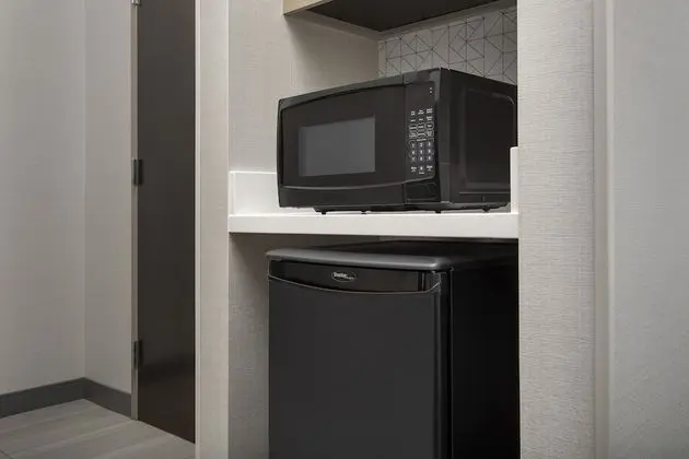 Standard Oda, 1 En Büyük (King) Boy Yatak, Mikrodalga (Minifridge)