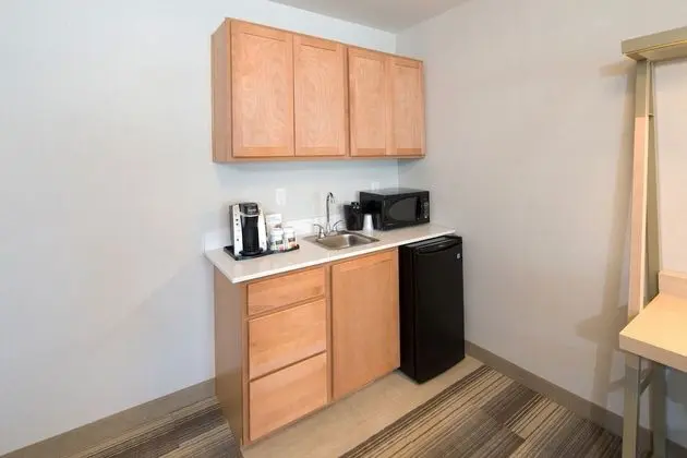 Standard Oda, 1 En Büyük (King) Boy Yatak, Mikrodalga (Minifridge)