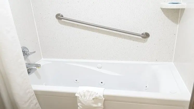 Süit, 1 En Büyük (King) Boy Yatak, Engellilere Uygun (Accessible Tub)