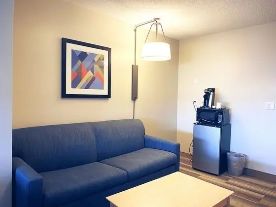 Süit, 1 En Büyük (King) Boy Yatak, Engellilere Uygun (Comm)