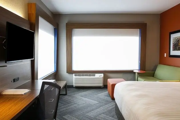 Standard Oda, 1 En Büyük (King) Boy Yatak, Engellilere Uygun (Communcation Accessible)