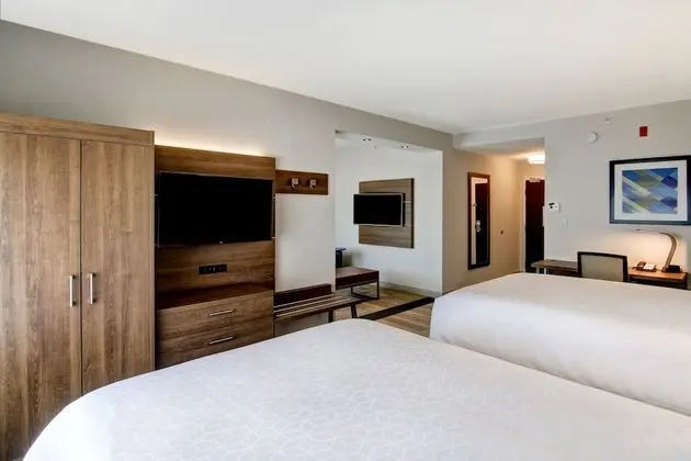 Süit, Birden Çok Yatak (Extra Floor Space)
