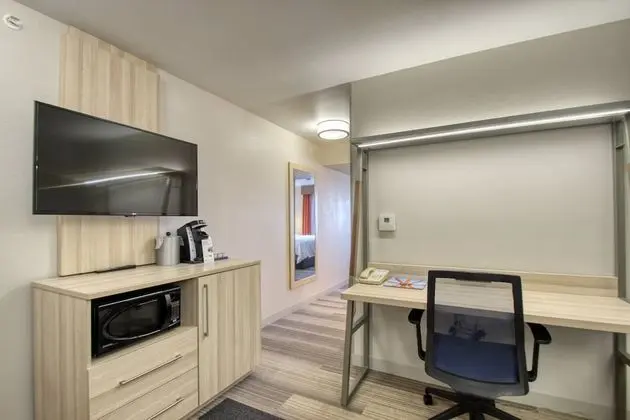 Süit, 1 En Büyük (King) Boy Yatak ve Çekyat (Additional Living Area)