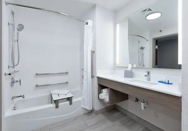 Süit, 1 En Büyük (King) Boy Yatak, Engellilere Uygun (Mobility Tub)