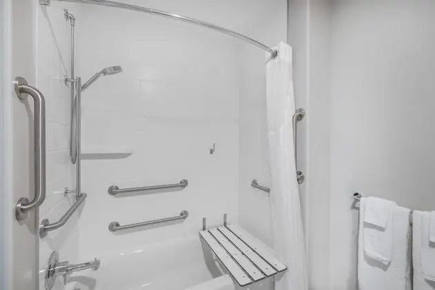 Standard Oda, 1 En Büyük (King) Boy Yatak, Engellilere Uygun (Mobility)