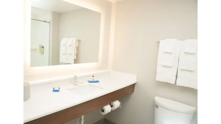 Standard Oda, 2 Büyük (Queen) Boy Yatak (Bath Shower Combination)