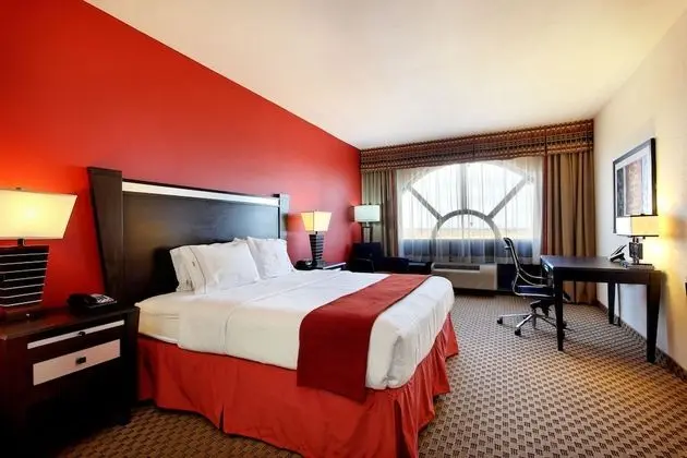 Standard Oda, 1 En Büyük (King) Boy Yatak ve Çekyat (Wet Bar)