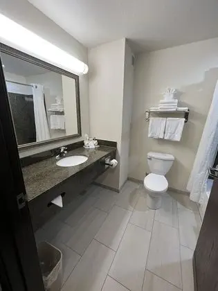 Süit, 1 En Büyük (King) Boy Yatak, Engellilere Uygun (Mobility Tub)