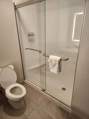 Standard Oda, 1 En Büyük (King) Boy Yatak