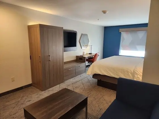 Standard Oda, 1 En Büyük (King) Boy Yatak, Engellilere Uygun (Comm & Mobil, Accessible Tub)